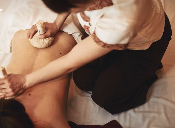 Royal Thai Massage with Herbal Ball