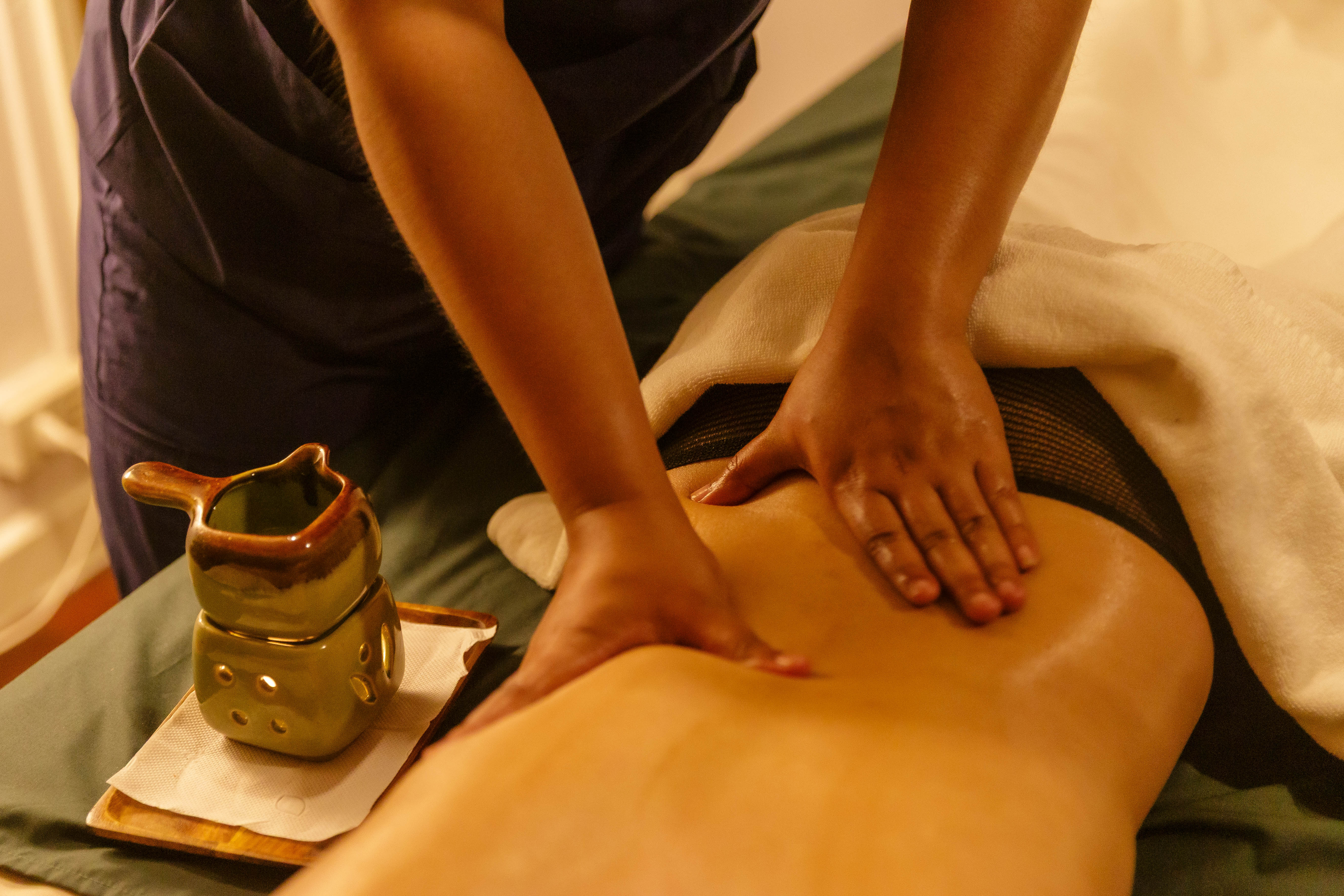 Hot Oil Aromatherapy Massage 